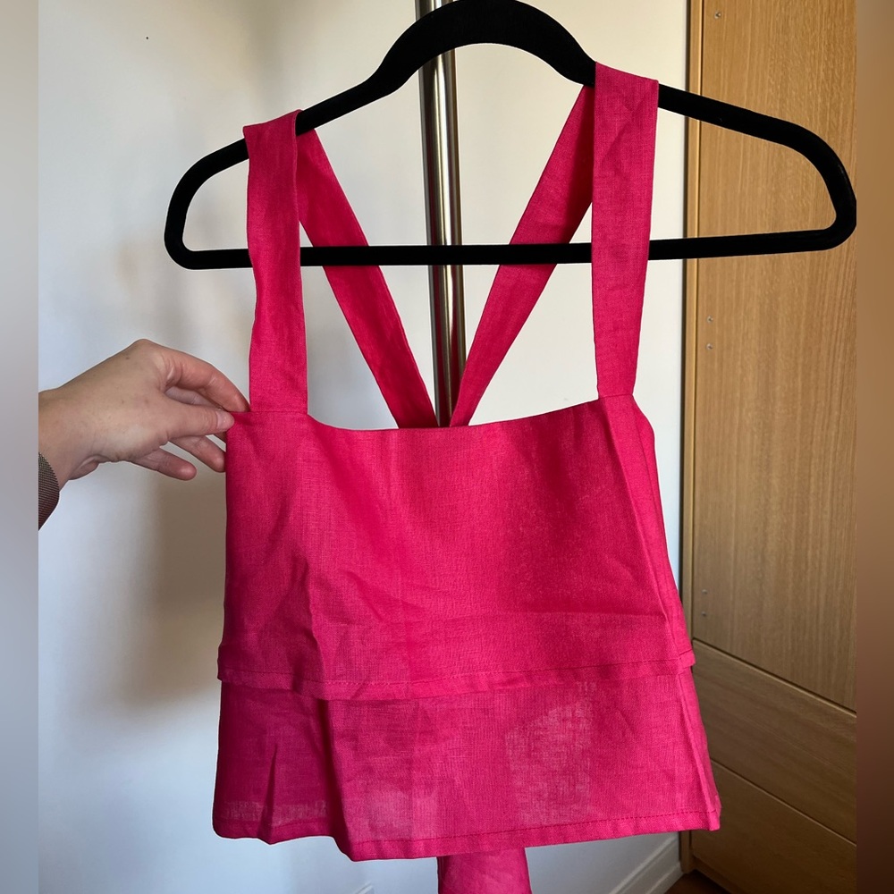 Open-back linen top